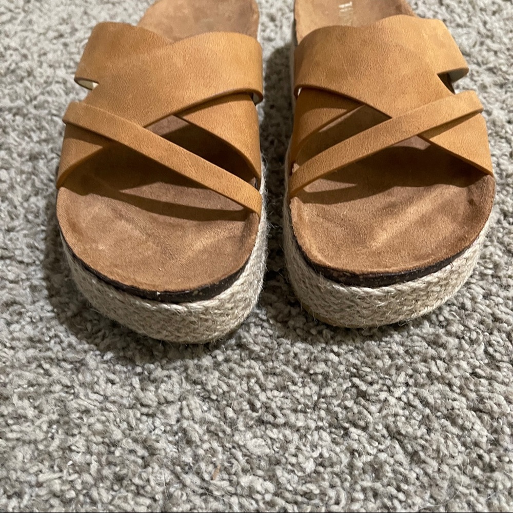 Wanted platform - Picture 3 of 9